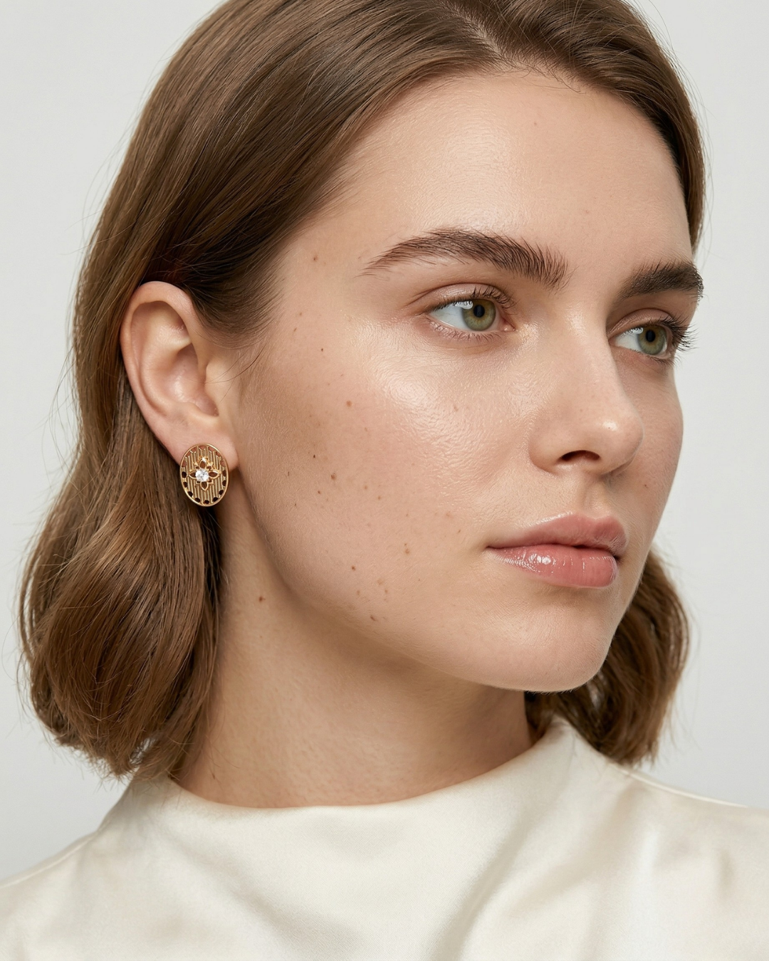 Art Deco Shimmering Rhythmic Star Gold Studs