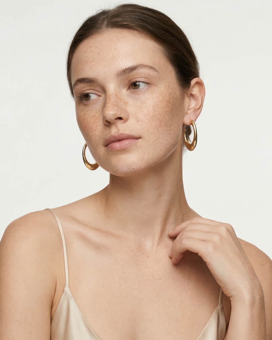 Minimal Curve Hoop Earrings
