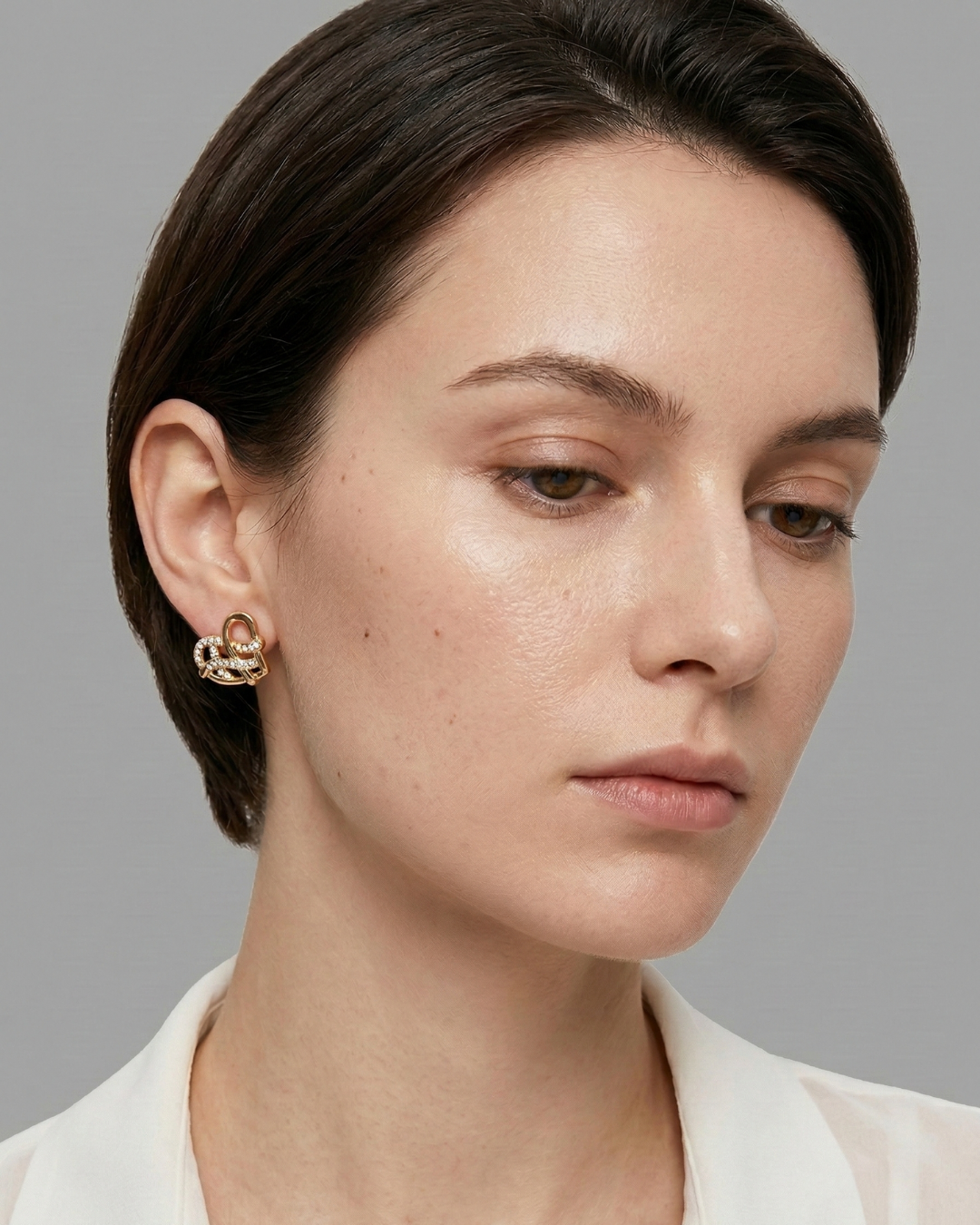 Elegant Pavé Zirconia Heart Earring